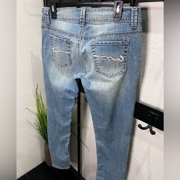 American Rag Boot Cut Jeans with Distressed Denim Size 9 - Picture 10 of 14